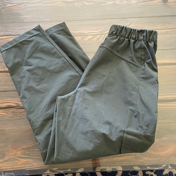Lululemon Athletica cargo pants - Picture 4 of 9